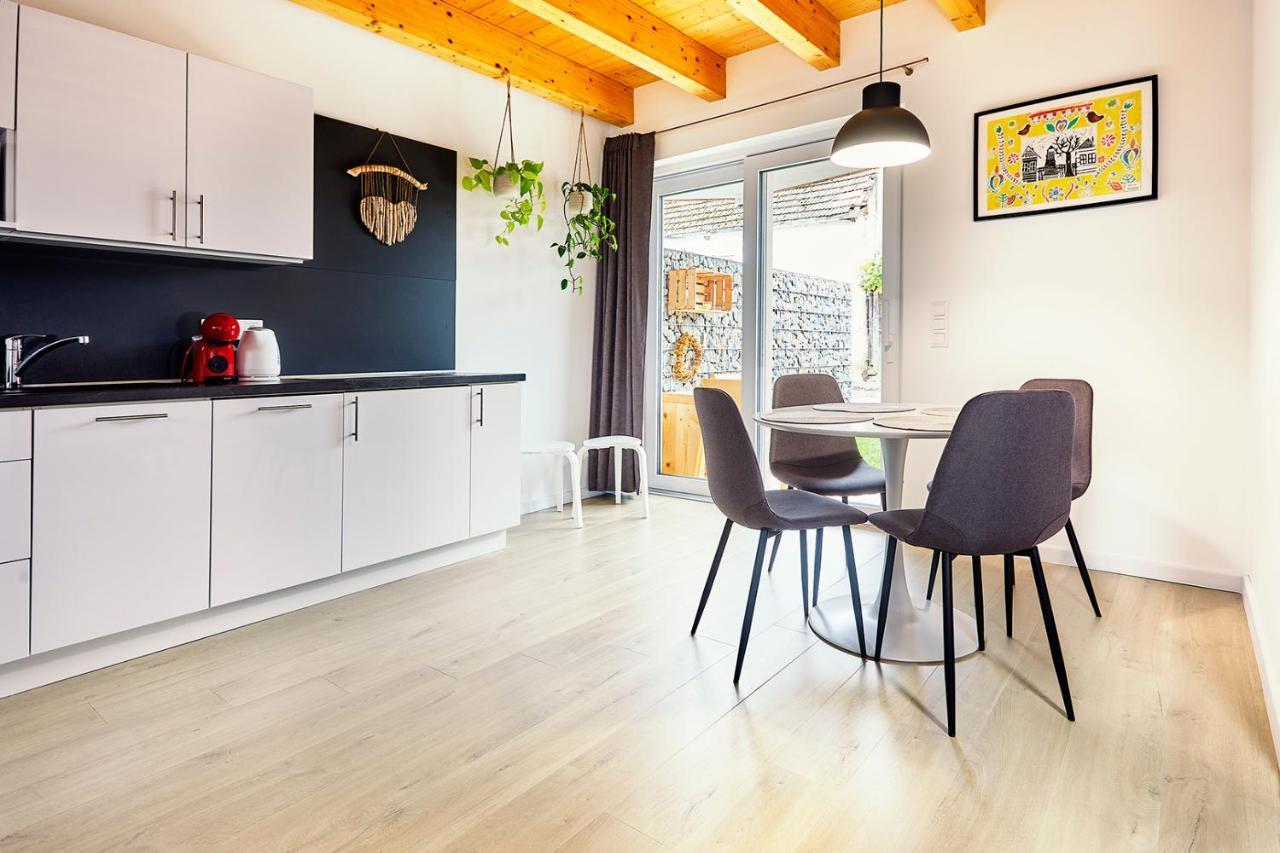 Apartmany Lama Malatiny Extérieur photo